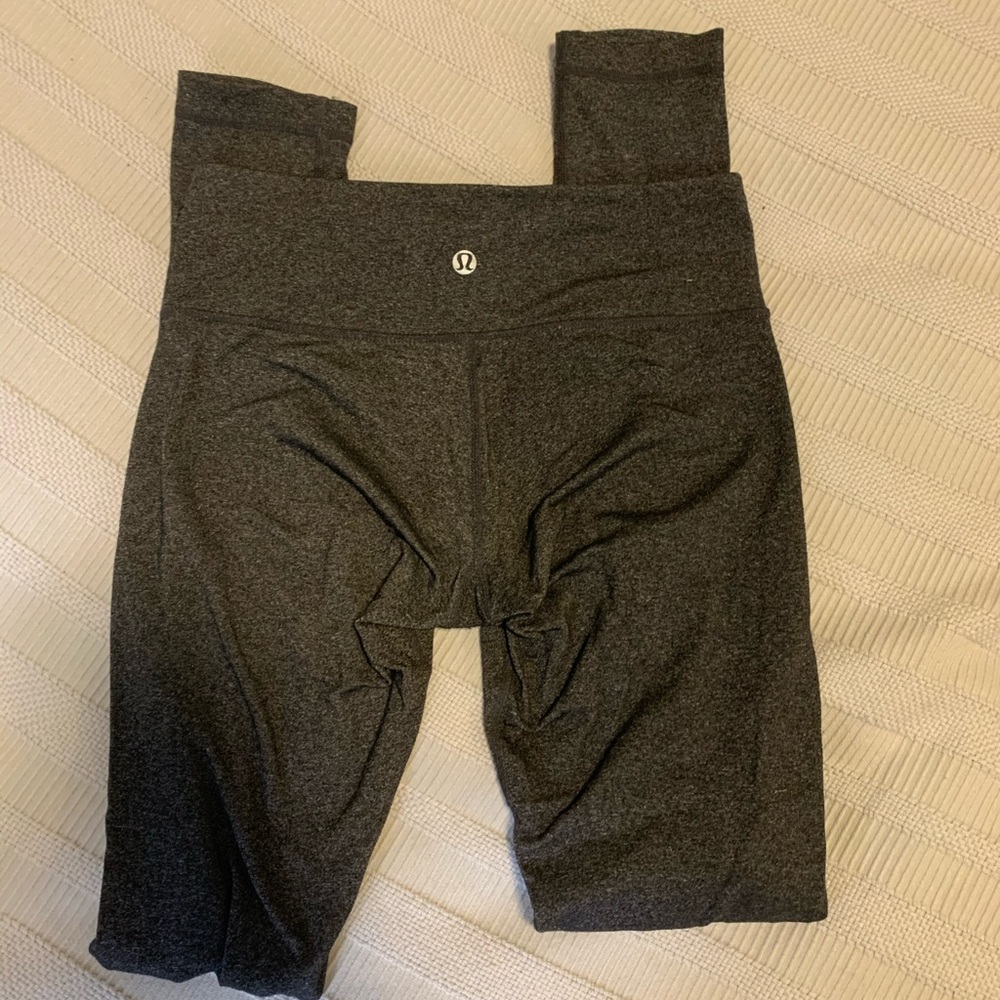 EUC Dark grey Wunder Under legging - size 4